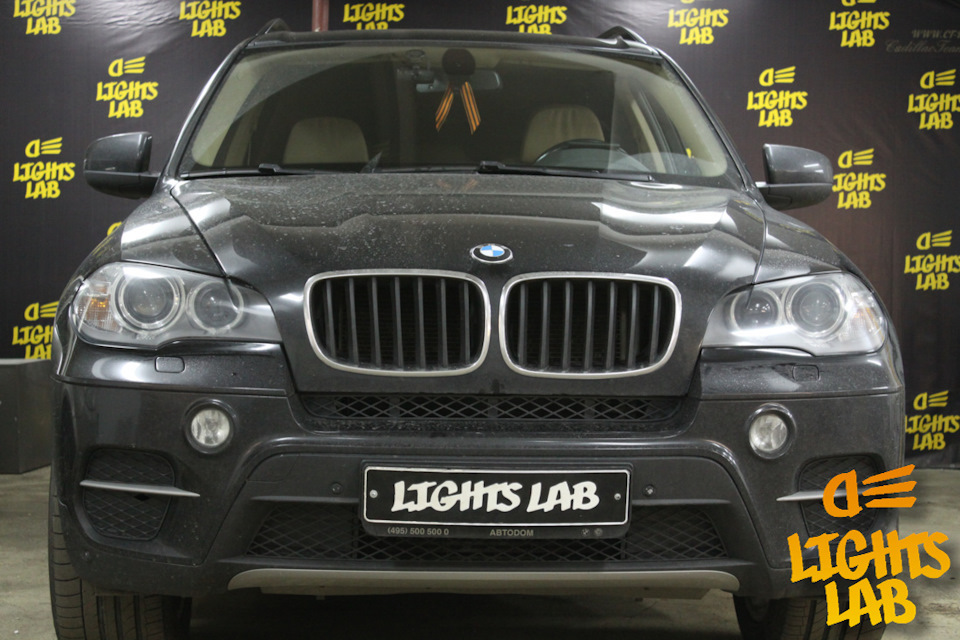 BMW X5 E70 — тюнинг фар замена линз на Hella 3R