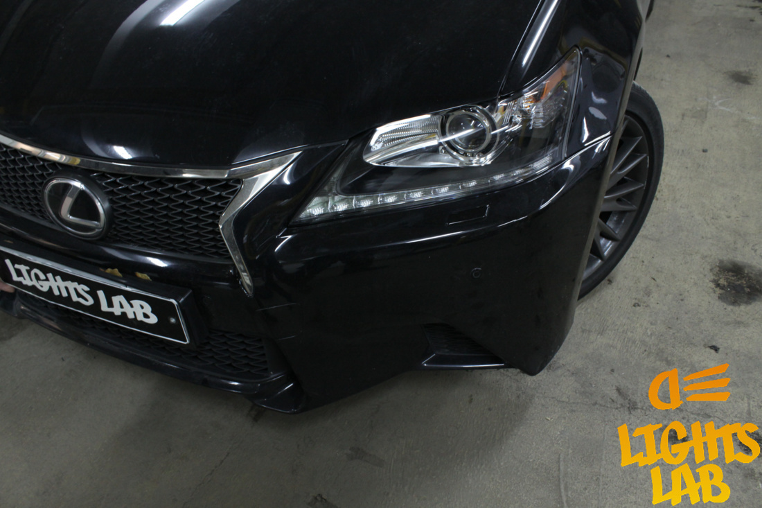 Lexus GS — ремонт фары и устранение запотевания