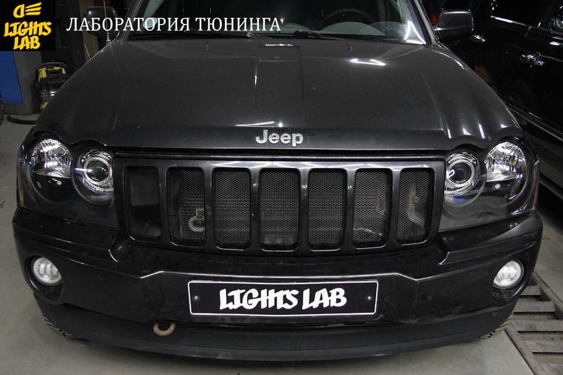 Jeep Grand Cherokee WK — установка светодиодных линз, антихром масок фар